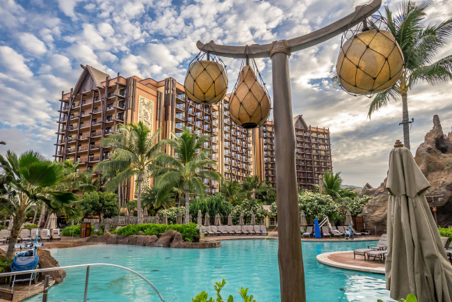 Обои картинки фото города, диснейленд, парк, отель, водоем