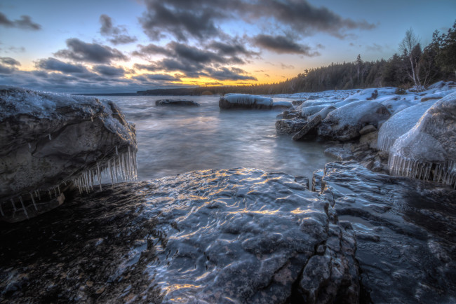 Обои картинки фото природа, реки, озера, сосульки, лес, скалы