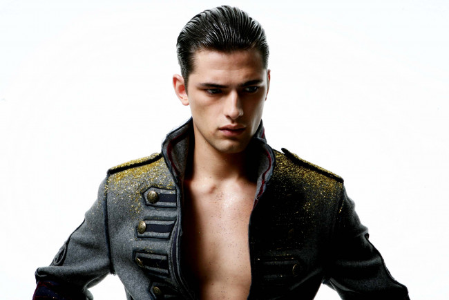 Обои картинки фото sean opry, мужчины, блестки, пальто, торс, модель, парень