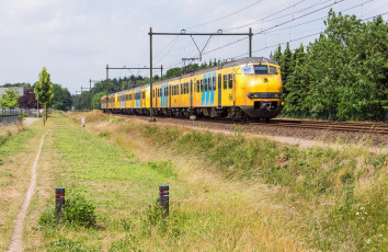 Картинка техника электровозы состав локомотив рельсы