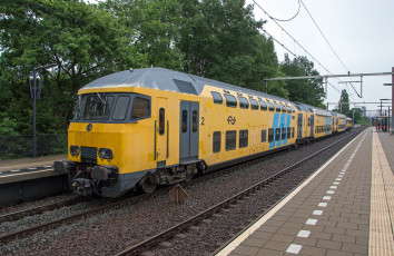 Картинка техника поезда состав локомотив рельсы