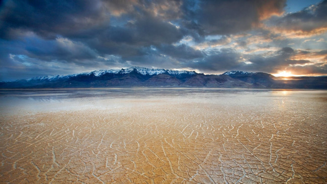 Обои картинки фото природа, восходы, закаты, небо, закат, горы, озеро, облака, такыр