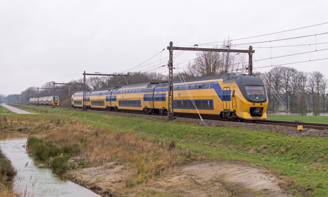 Обои картинки фото техника, электровозы, рельсы, состав, локомотив