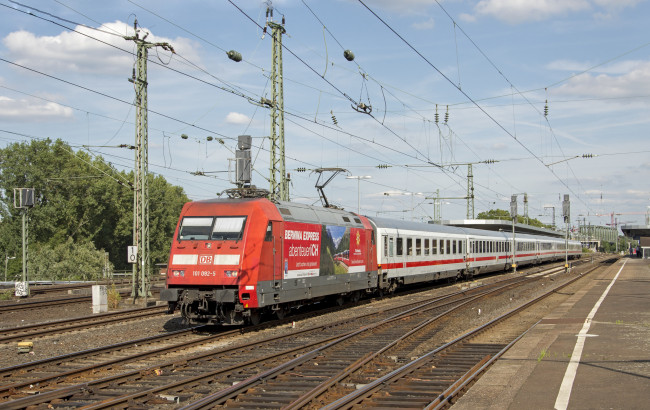 Обои картинки фото техника, электровозы, рельсы, состав, локомотив