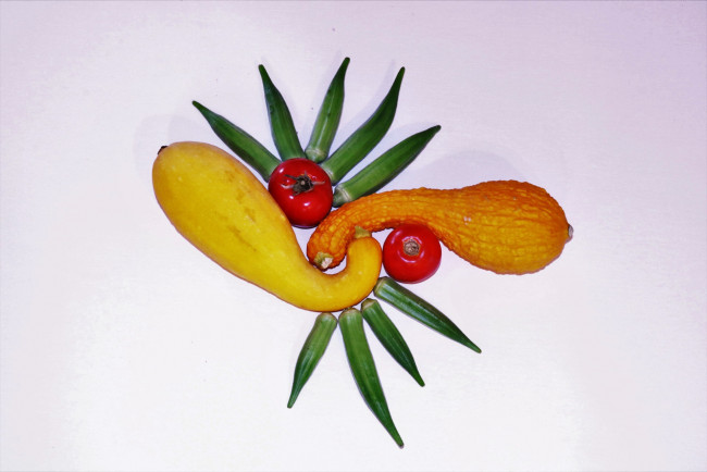 Обои картинки фото еда, овощи, помидоры, окра