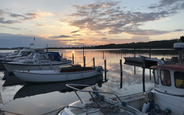Картинка корабли порты+ +причалы озеро закат яхта