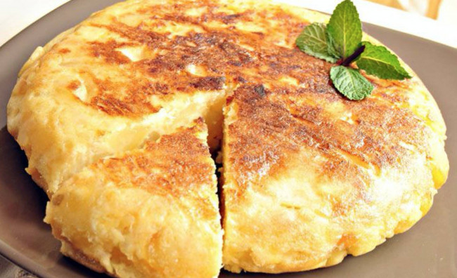 Обои картинки фото еда, пироги, пирог, мята, румяный