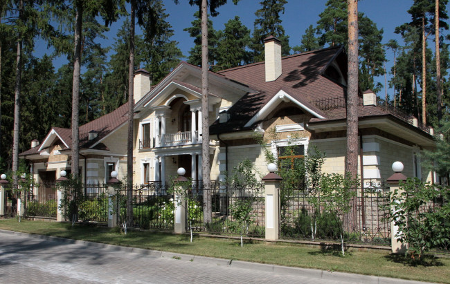 Обои картинки фото города, - здания,  дома, забор, дом, коттедж, деревья