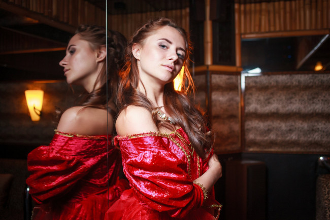 Обои картинки фото девушки, - брюнетки,  шатенки, golden, girls, ночной, клуб, модель