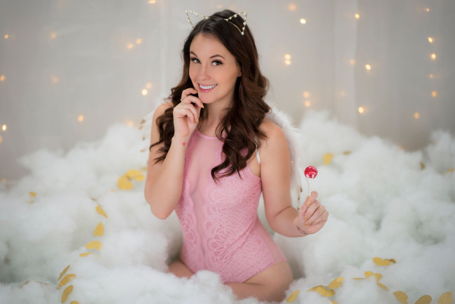 Обои картинки фото meg turney, девушки, девушка, женщина, шатенка, темноволосая, сексуальная, модель, звезда, позирует, попа, грудь, ножки, разная, обувь, верхняя, стильная, одежда, нижнее, эротическое, бельё, трусы, лифчик, колготки, чулки, аксессуары, макияж, и, множество, элементов, на, фотографии