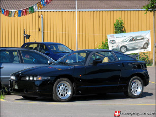 Картинка автомобили выставки уличные фото