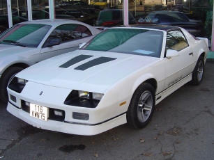 Картинка автомобили выставки уличные фото