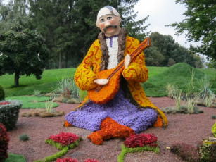 Картинка автор shirdy разное рельефы статуи музейные экспонаты цветочная фигура деревья трава