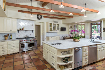 Картинка интерьер кухня мебель плита