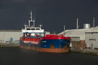 Картинка корабли танкеры берег танкер причал