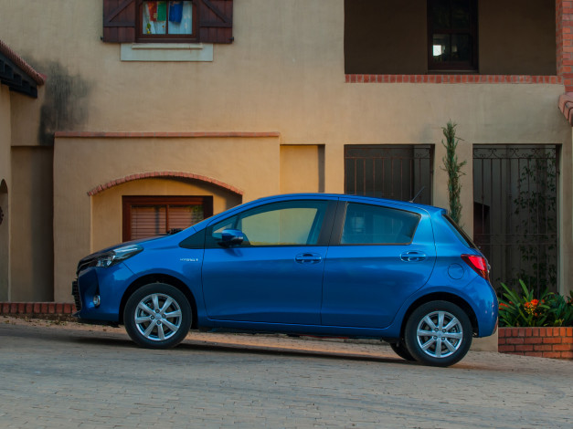 Обои картинки фото автомобили, toyota, yaris, синий, 2014г, hybrid, za-spec