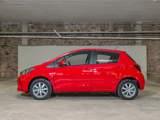 Обои картинки фото автомобили, toyota, yaris, za-spec, 2014г, красный