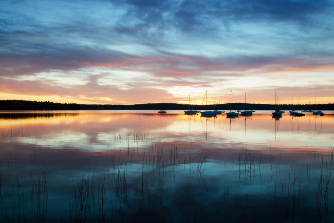 Обои картинки фото природа, реки, озера, лодки, небо, вода, отражения, озеро, масабеси, нью-гэмпшир, новая, англия, сша, утро, lake, massabesic