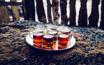 Картинка еда напитки +Чай стаканы чай пар поднос