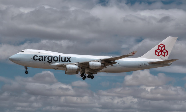 Обои картинки фото boeing 747-467, авиация, грузовые самолёты, авиалайнер