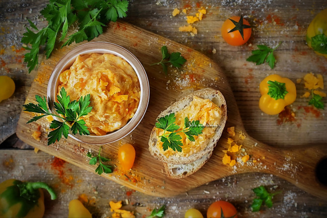 Обои картинки фото еда, бутерброды,  гамбургеры,  канапе, зелень, перец, бутерброд, икра