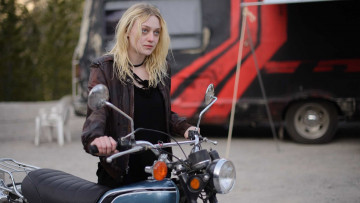 Картинка viena+and+the+fantomes+ +2020 кино+фильмы -unknown+ другое вьена и призраки драма мелодрама музыка дакота фаннинг viena