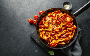 обоя еда, макароны,  макаронные блюда, сковорода, паста, соус, помидоры