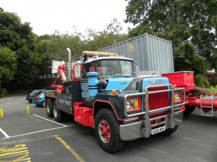 Картинка автомобили mack