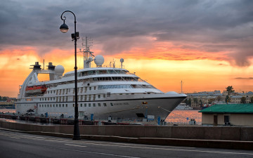 Картинка корабли лайнеры причал набережная seabourn pride