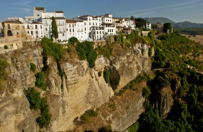 Обои картинки фото ronda, spain, города, пейзажи, дома, ущелье, горы, деревья