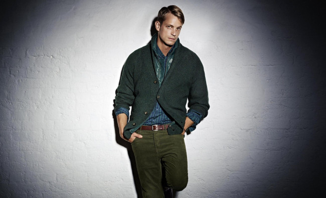 Обои картинки фото мужчины, joel kinnaman, стена, актер, мужчина, юэль, киннаман, joel, kinnaman