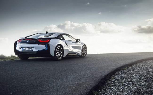 Обои картинки фото автомобили, bmw, шоссе, трасса, щебень, дорога, светлый, i8