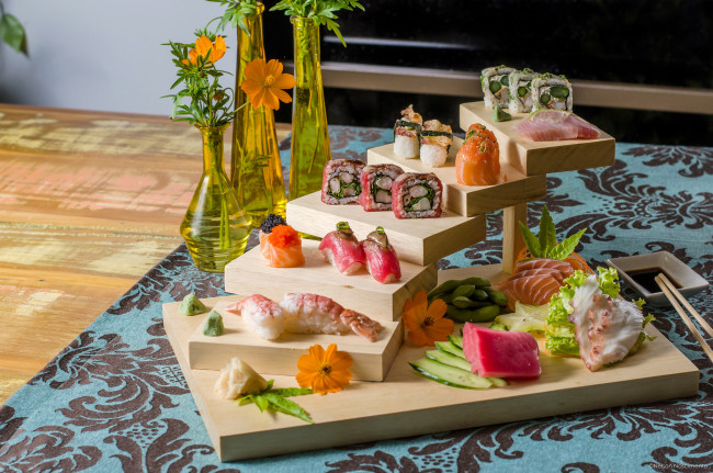 Обои картинки фото еда, рыба,  морепродукты,  суши,  роллы, снедь