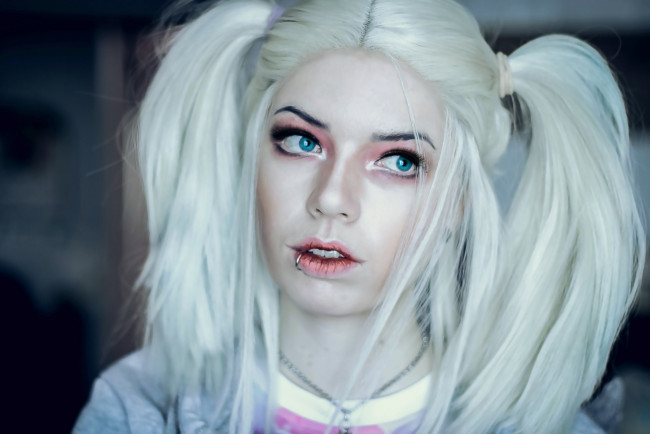 Обои картинки фото разное, cosplay , косплей, хвосты, девушка, лицо, блондинка, пирсинг