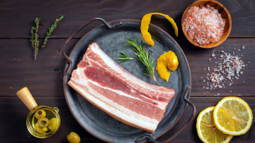 Картинка еда мясные+блюда свинина мясо лимон соль розмарин