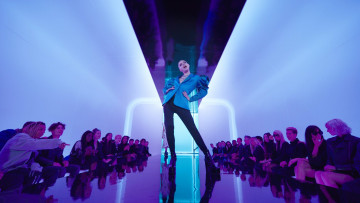 Картинка кино+фильмы everybody`s+talking+about+jamie модель подиум люди