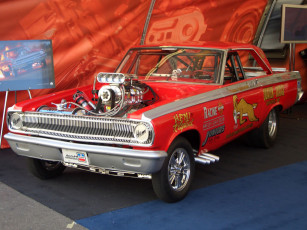 Картинка автомобили выставки уличные фото