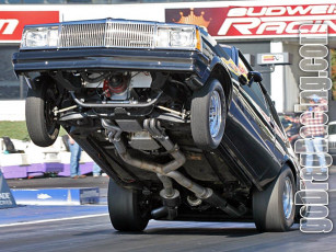 Картинка chevrolet malibu спорт drag racing