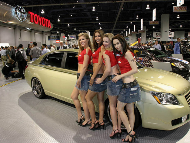 Обои картинки фото toyota, автомобили, авто, девушками