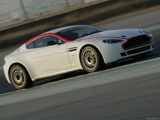 Обои картинки фото aston, martin, vantage, gt4, 2009, автомобили