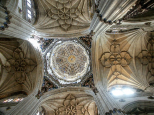 Картинка интерьер убранство роспись храма