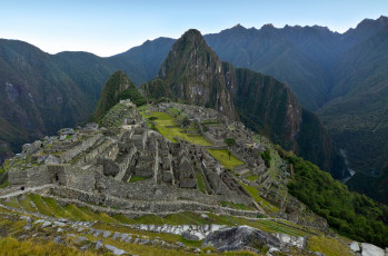 Картинка города -+исторические +архитектурные+памятники пейзаж igor galarza горы растения небо руины