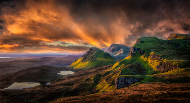 Обои картинки фото природа, горы, облака, небо, закат, человек, скалы