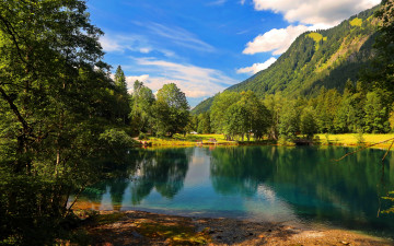 Картинка природа реки озера зелень отдых лето облака солнце небо деревья горы лес озеро