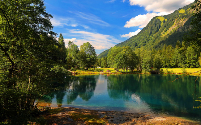 Обои картинки фото природа, реки, озера, зелень, отдых, лето, облака, солнце, небо, деревья, горы, лес, озеро