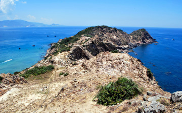 Картинка природа побережье море лодки горы