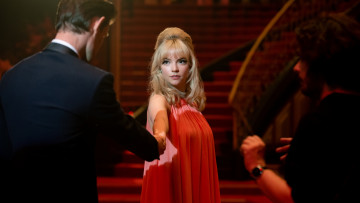 Картинка last+night+in+soho+ +2021+ кино+фильмы last+night+in+soho прошлой ночью в сохо драма ужасы детектив триллер anya taylor joy matt smith