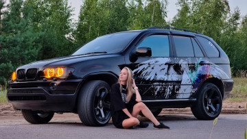 Картинка автомобили -авто+с+девушками bmw x5