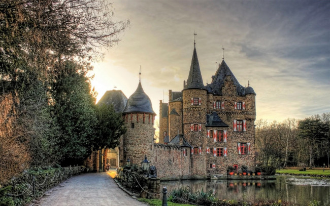 Обои картинки фото города, - дворцы,  замки,  крепости, замок, река, деревья