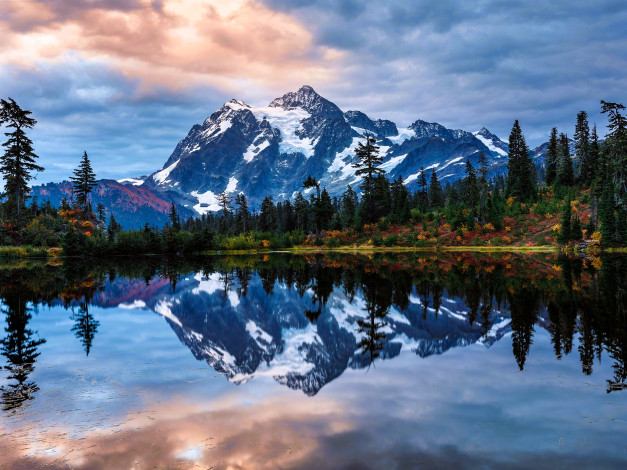 Обои картинки фото природа, реки, озера, облака, горы, лес, осень, озеро